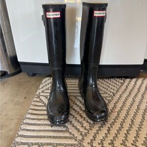 Hunter Black Gloss Tall Wellington Boots